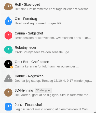 Skærmbillede af listen over mine AI-assistenter: Rolf (skovfoged), Ole (foredrag), Carina (salgschef), Robotnyheder, Grok Bot (chefbotten), Hanne (regnskab), 3D-Henning og Jens (finanschef)